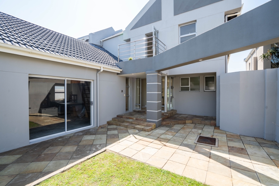 6 Bedroom Property for Sale in Royal Alfred Marina Eastern Cape